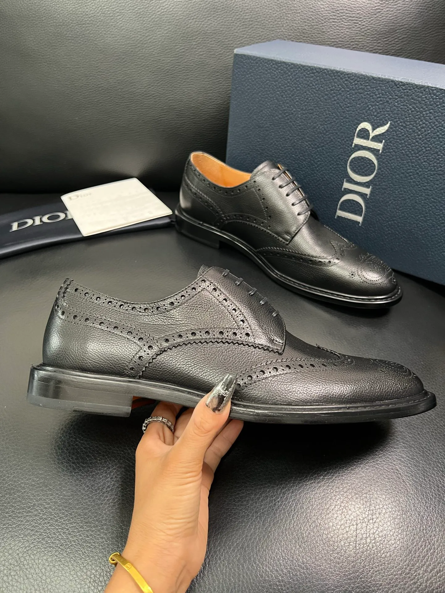 Men's shoes 💰940 Dior top purchasing agent, synchronized with Dior counters, original factory configuration, imported Italian cowhide, fully imported water-dyed cowhide lining, sole: original factory special supply, original sole super comfortable, original factory follow-up order 🔍🔍High quality, welcome to compare, code number 39-44 (can be ordered 38 45 46) 85868
